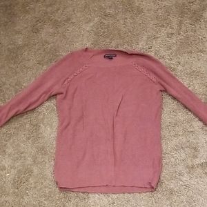 This is a long sleeve shirt.